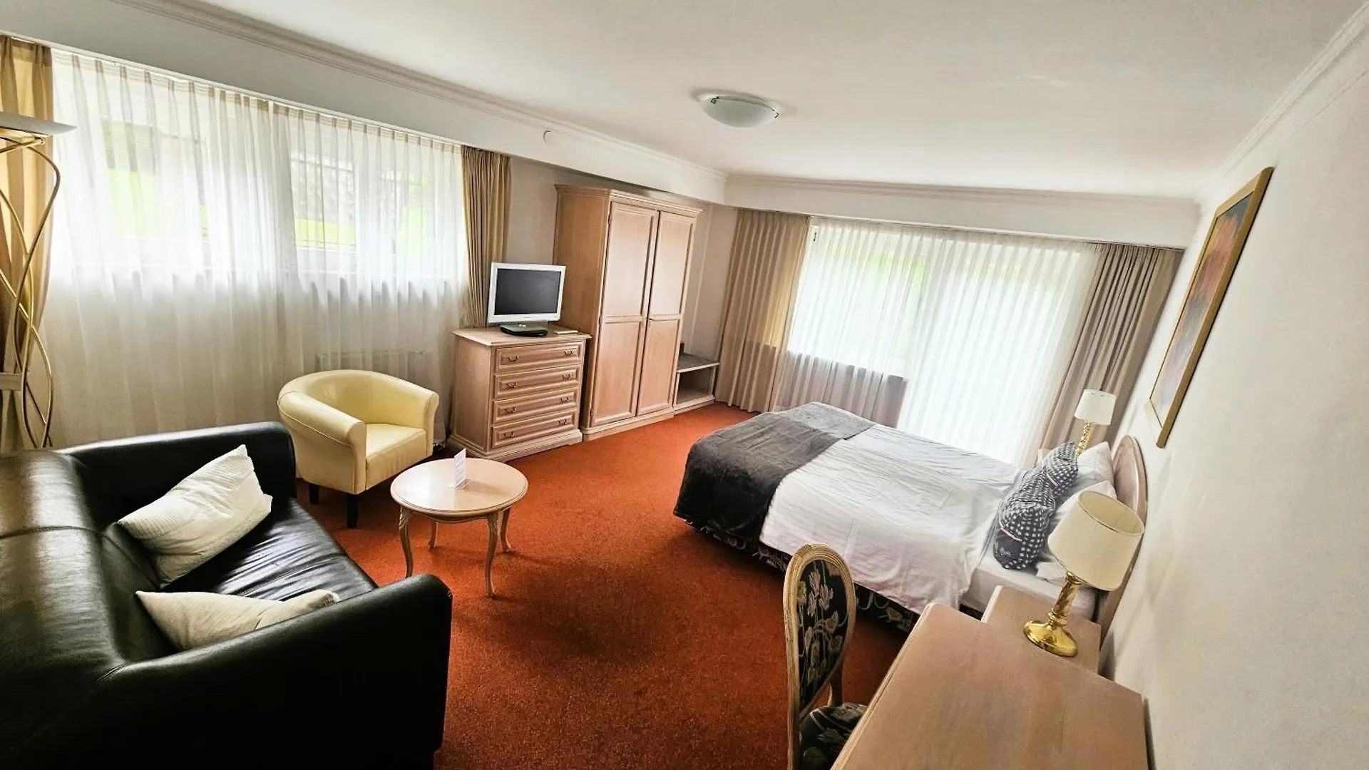 Hotel Quellenhof Bad Wiessee 3*,
